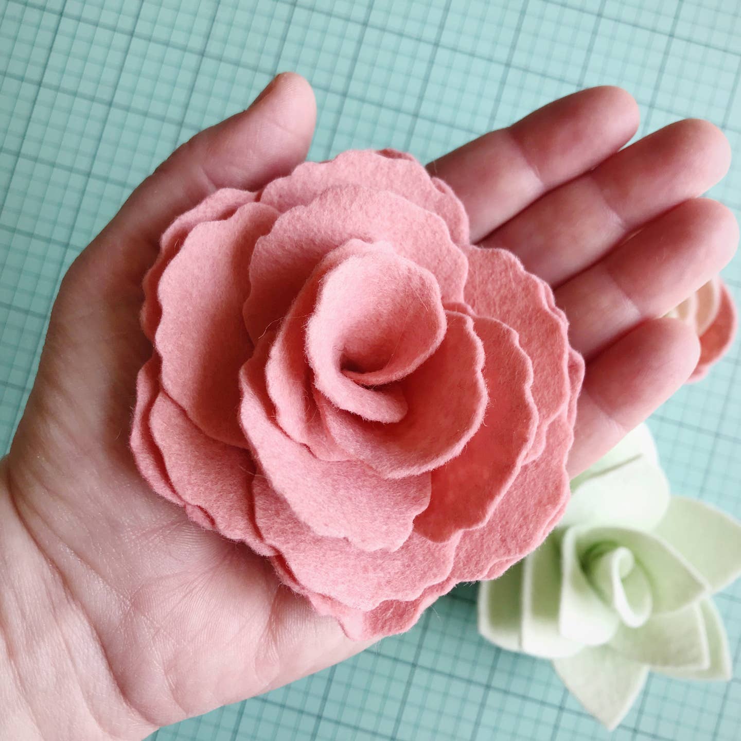 Felt Flower Craft Kit | Coral Sage Floral Trio