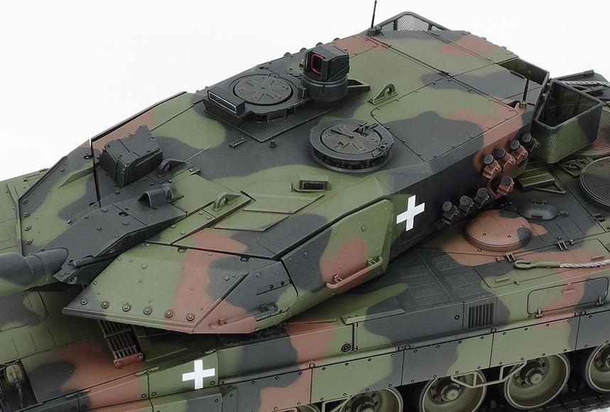 1/35 Leopard 2 A6 Tank "Ukraine" Plastic Model