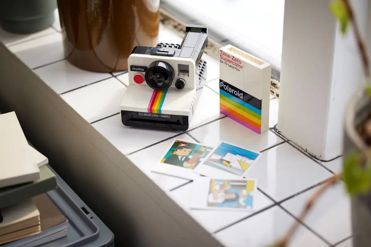 21345 Polaroid OneStep SX-70 Camera