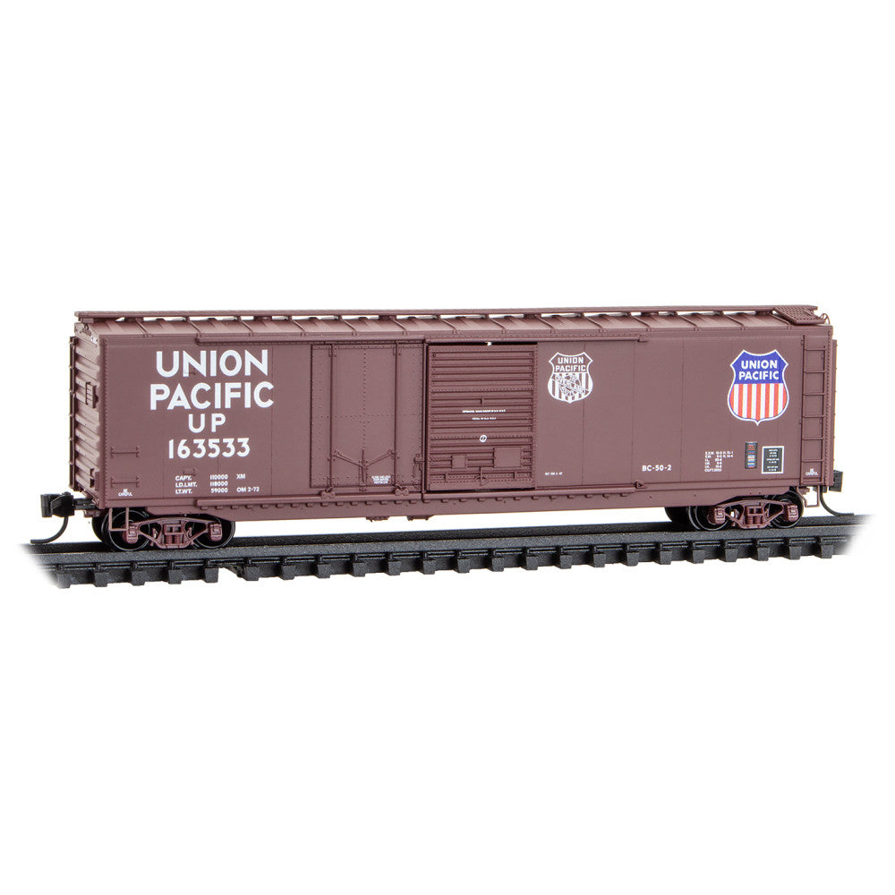 03300210 N Union Pacific 50' Standard Box Car, w/ Plug & Sliding Door