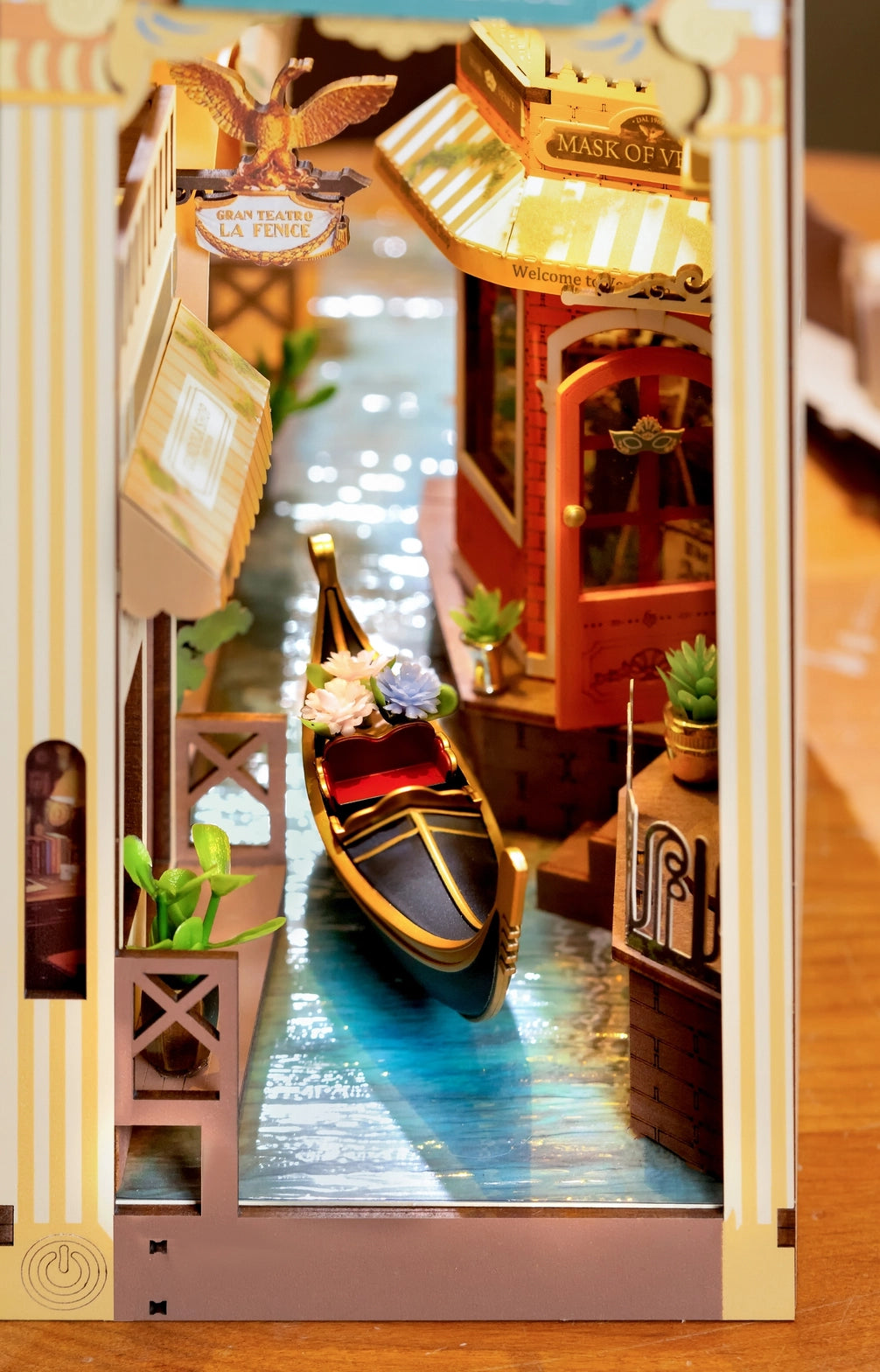 TGB08 Diy Book Nook Kit: Romantic Venice with Dust Cover