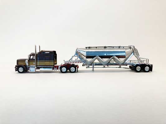 734-SPEC029 Kenworth W900L Sleeper-Cab Tractor with Pneumatic Bulk Trailer