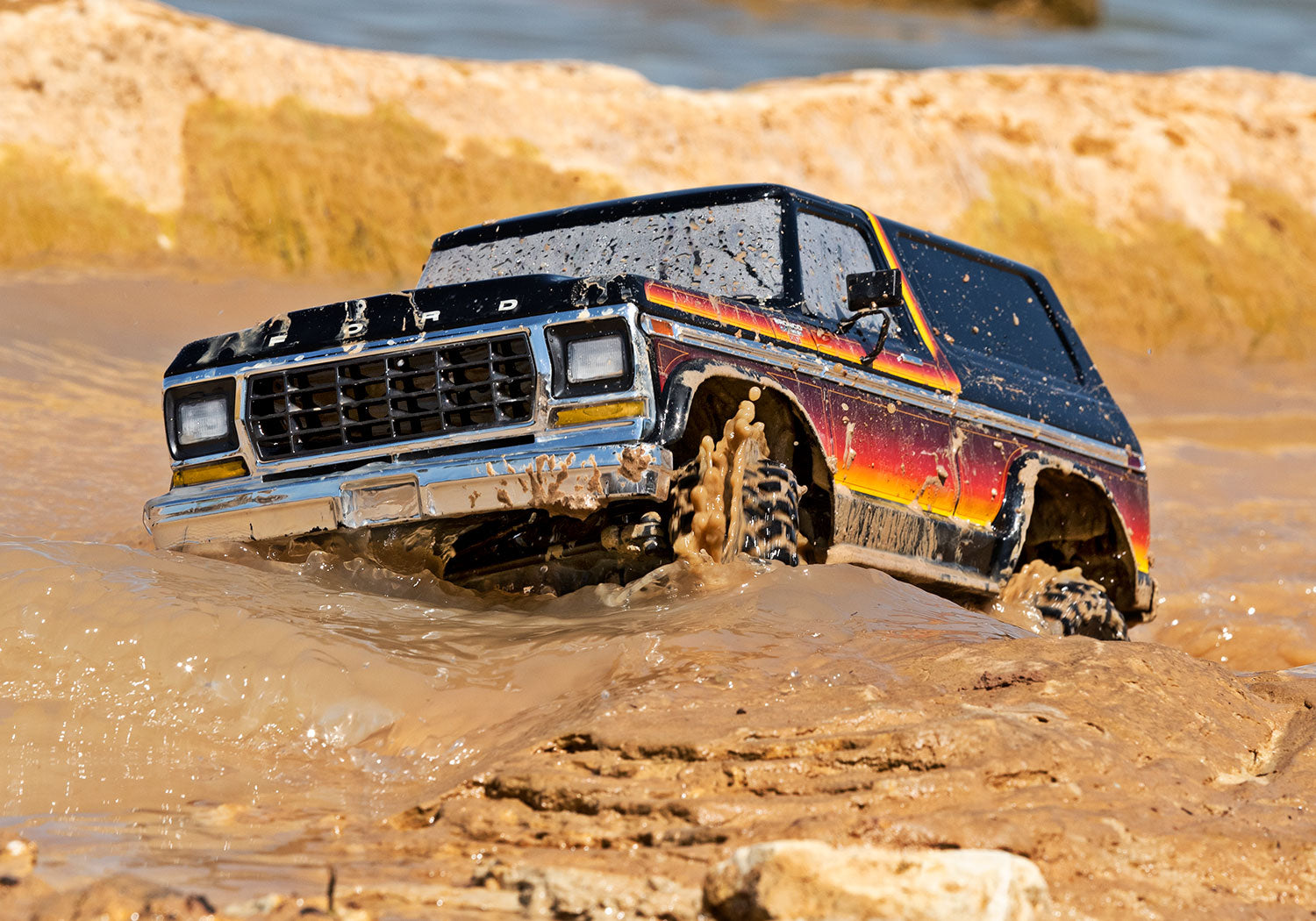 TRAXXAS Ford Bronco: 4WD Electric Truck with TQi (Black/Orange) - 82046-4