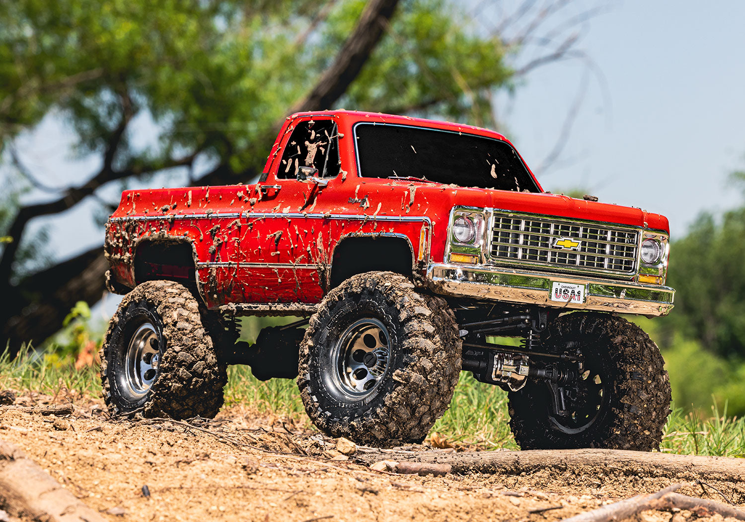 92056-4 RED TRX-4® High Trail Edition™ with 1979 Chevrolet® K10 Truck Body: 4WD Electric Truck with TQi™