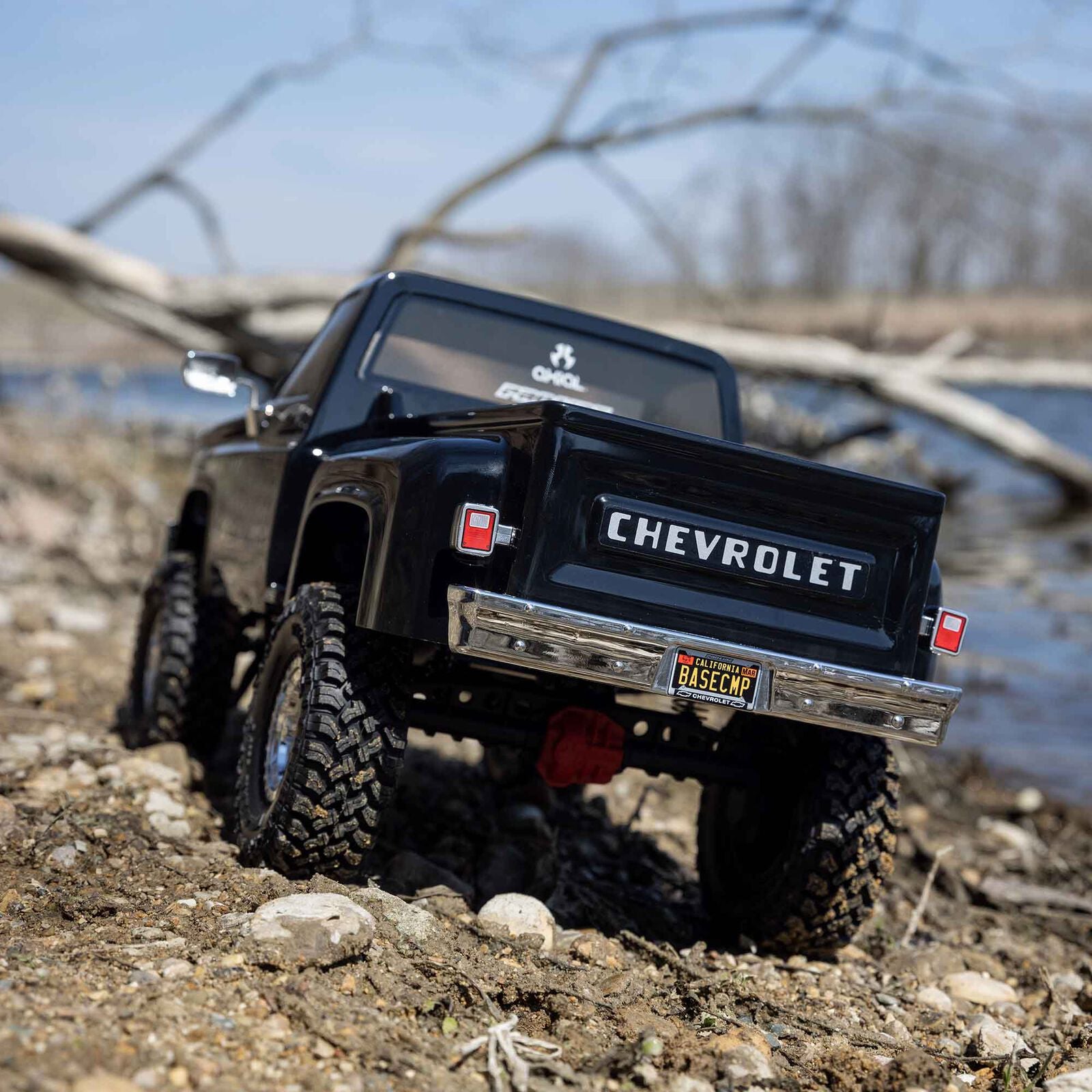 SCX10 III Base Camp 82 Chevy K10 RTR Black 1/10 Scale -- AXI03030T2