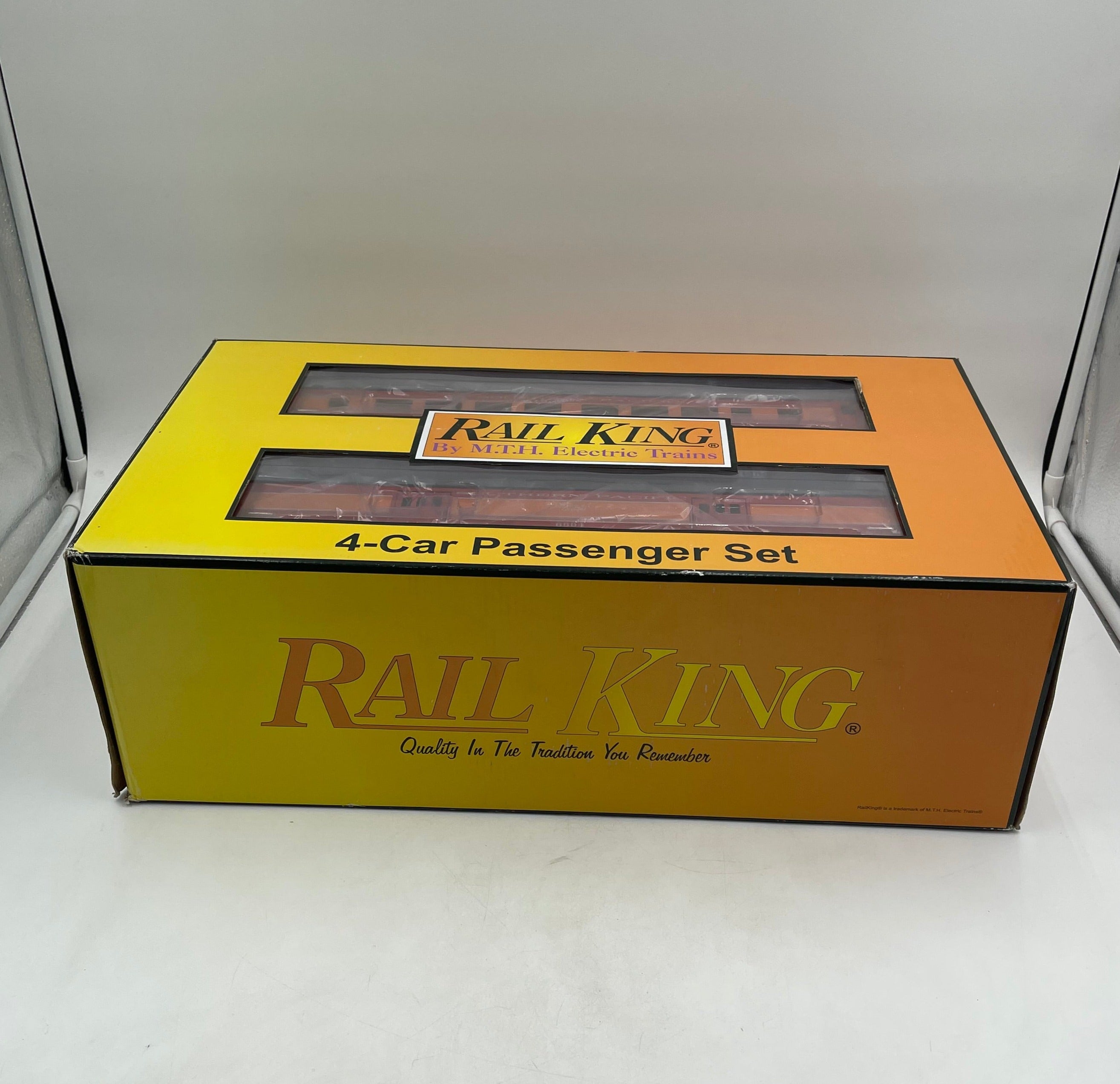 MTH Rail King O-27 60' Streamlined Passenger, Southern Pacific 4-Piece Set - 30-68168