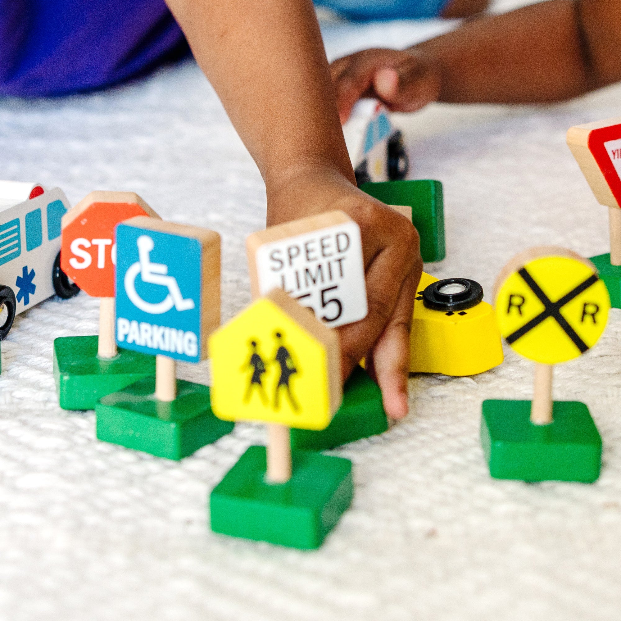 Melissa & Doug Wooden Vehicles and Traffic Signs - 3177