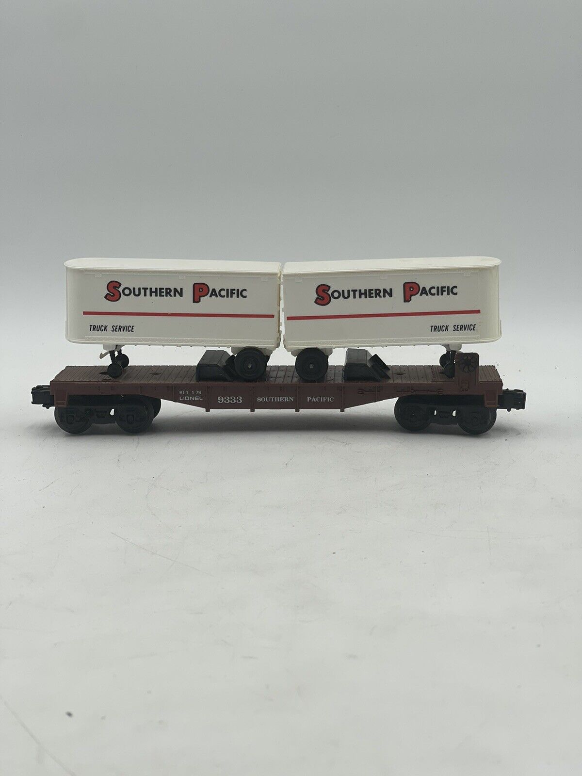 Lionel O/O27 Gauge Specialty Car Southern Pacific Piggyback with Trailers 6-933